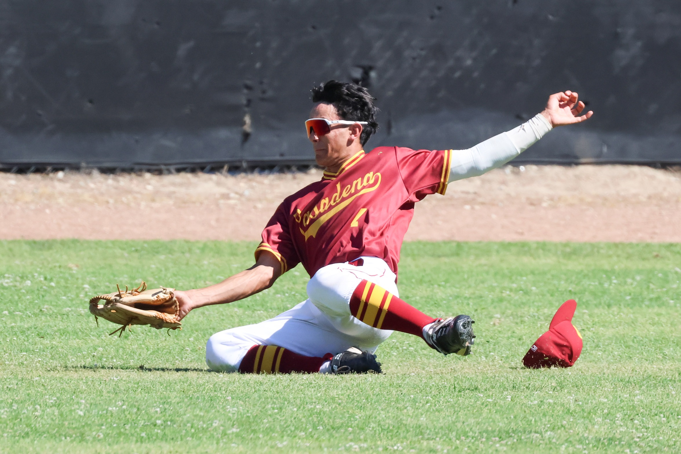 Xiovany Ochoa with a diving catch in Wednesday's game (photo by Richard Quinton).