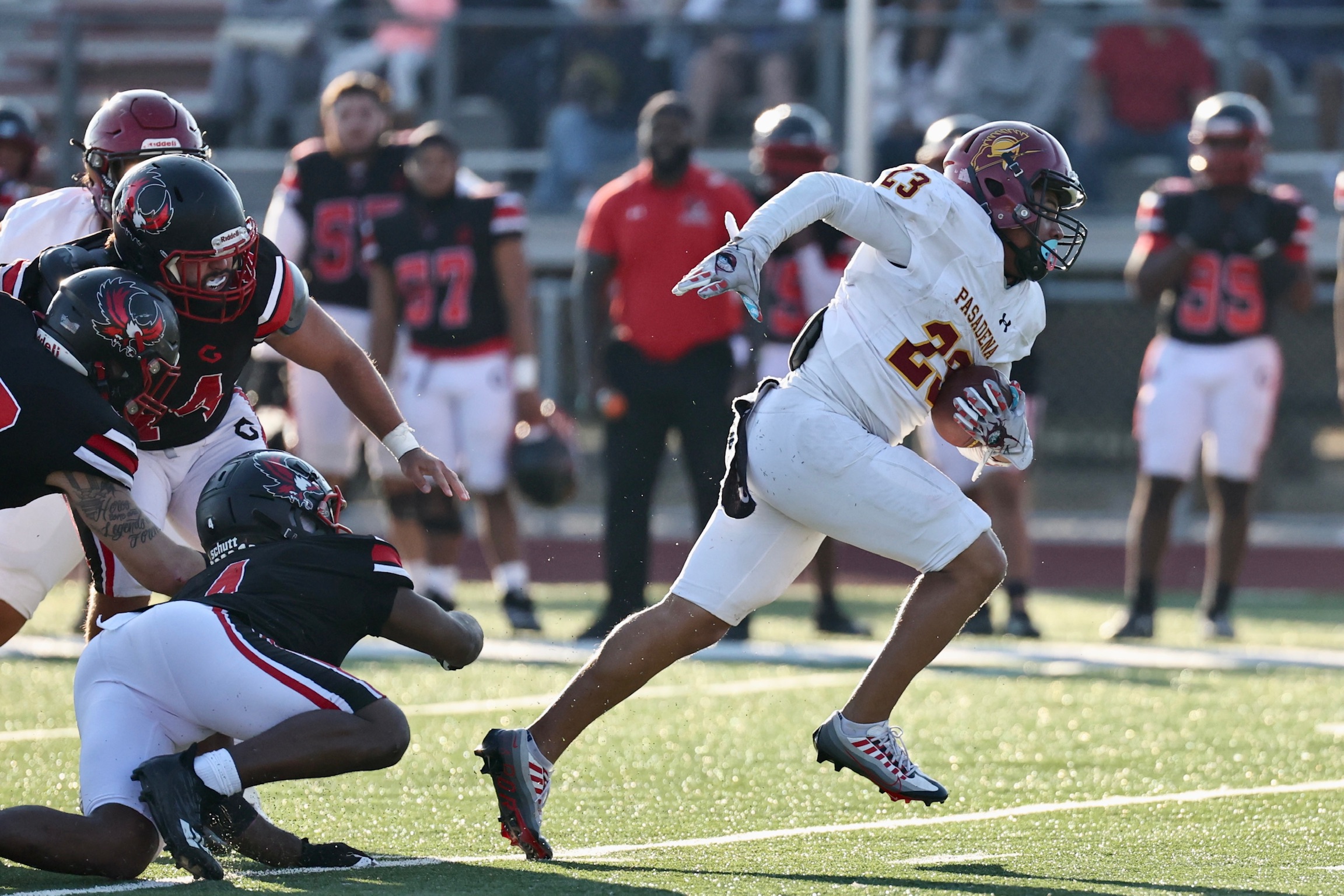 Caleb Gardner on his way to one of his two touchdowns in PCC's season-ending game at Mt. San Jacinto College (photo by Michael Watkins).