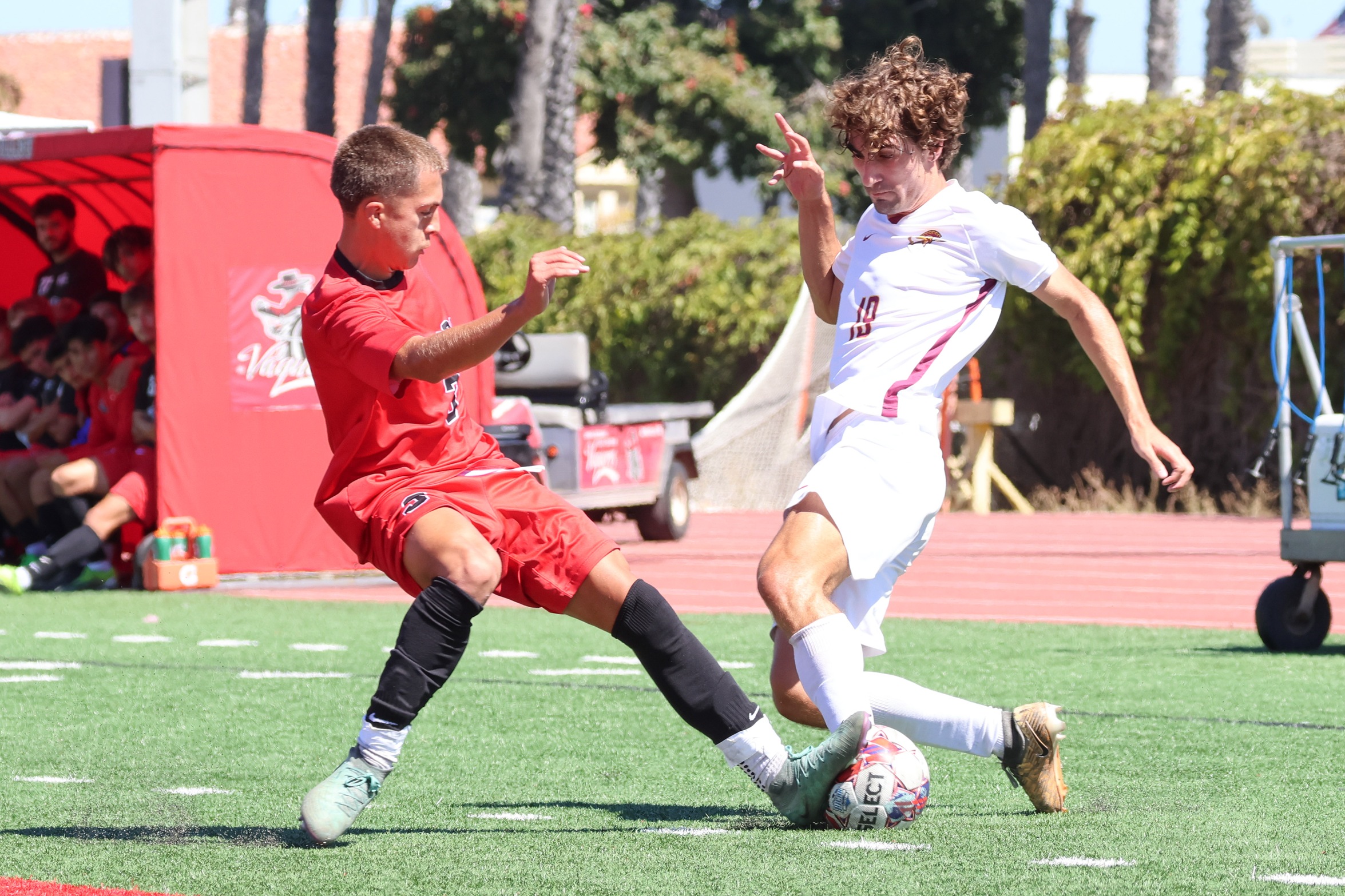 Alek Kaprielian in action at Santa Barbara City College (photo by Richard Quinton).