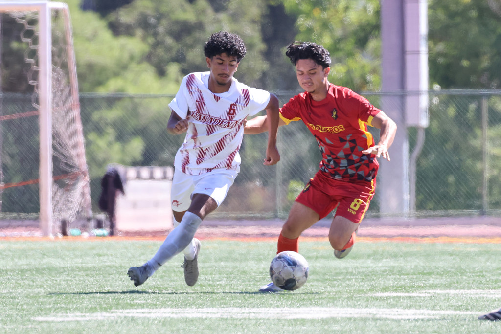 Lancer Junior Martinez Cortes in action during a pre-season contest (photo by Richard Quinton).