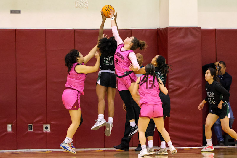 Lyndsey Valverde goes up to defend a shot in Wednesday night's defeat (photo by Richard Quinton).