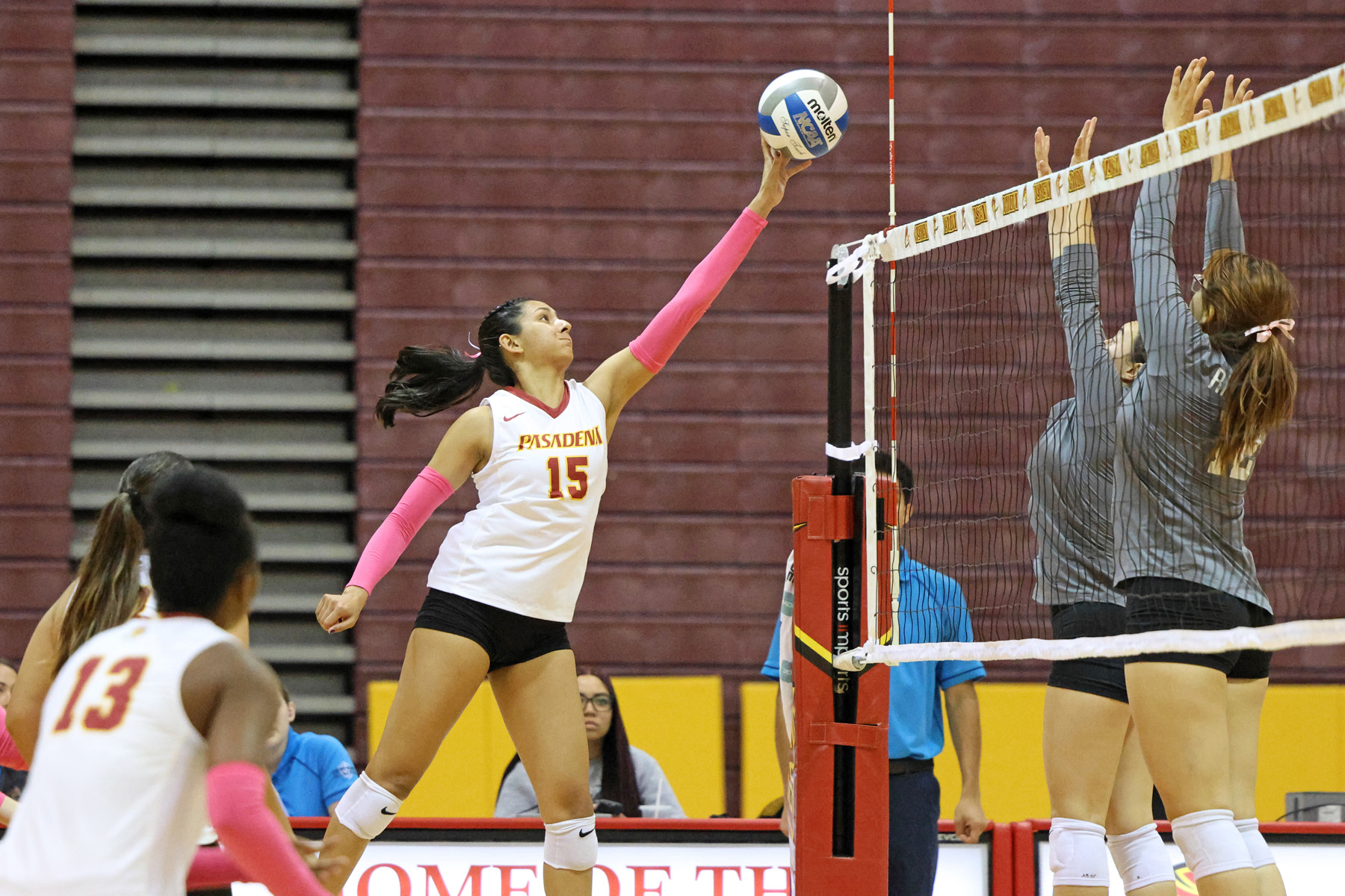 Bobbie Torres in action in a recent match (photo by Richard Quinton).